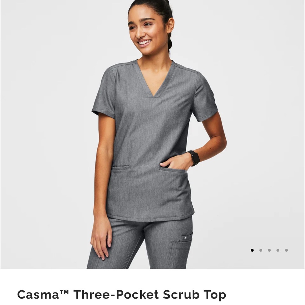 FIGS- Casma Three Pocket Scrub Top